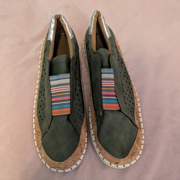 Trendy Olive Green Slip-On Sneakers — Size 8 (NEW!) - Picture 3 of 6